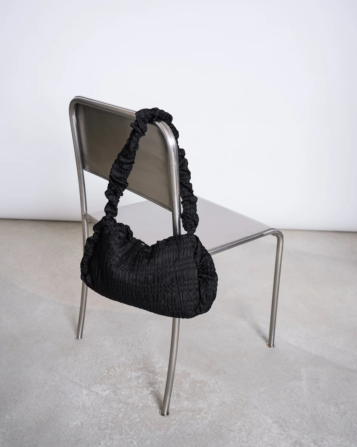 Ruffled Bag AVI