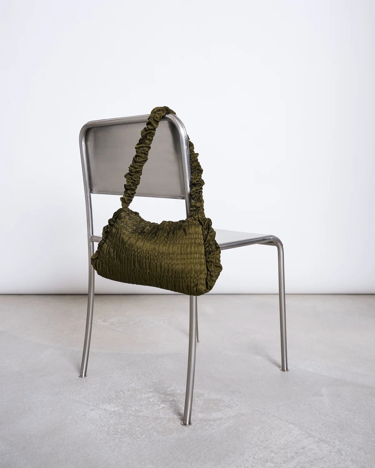 Ruffled Bag AVI
