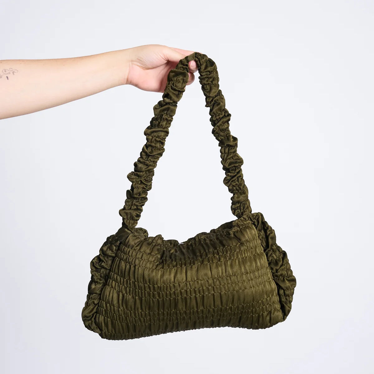Ruffled Bag AVI
