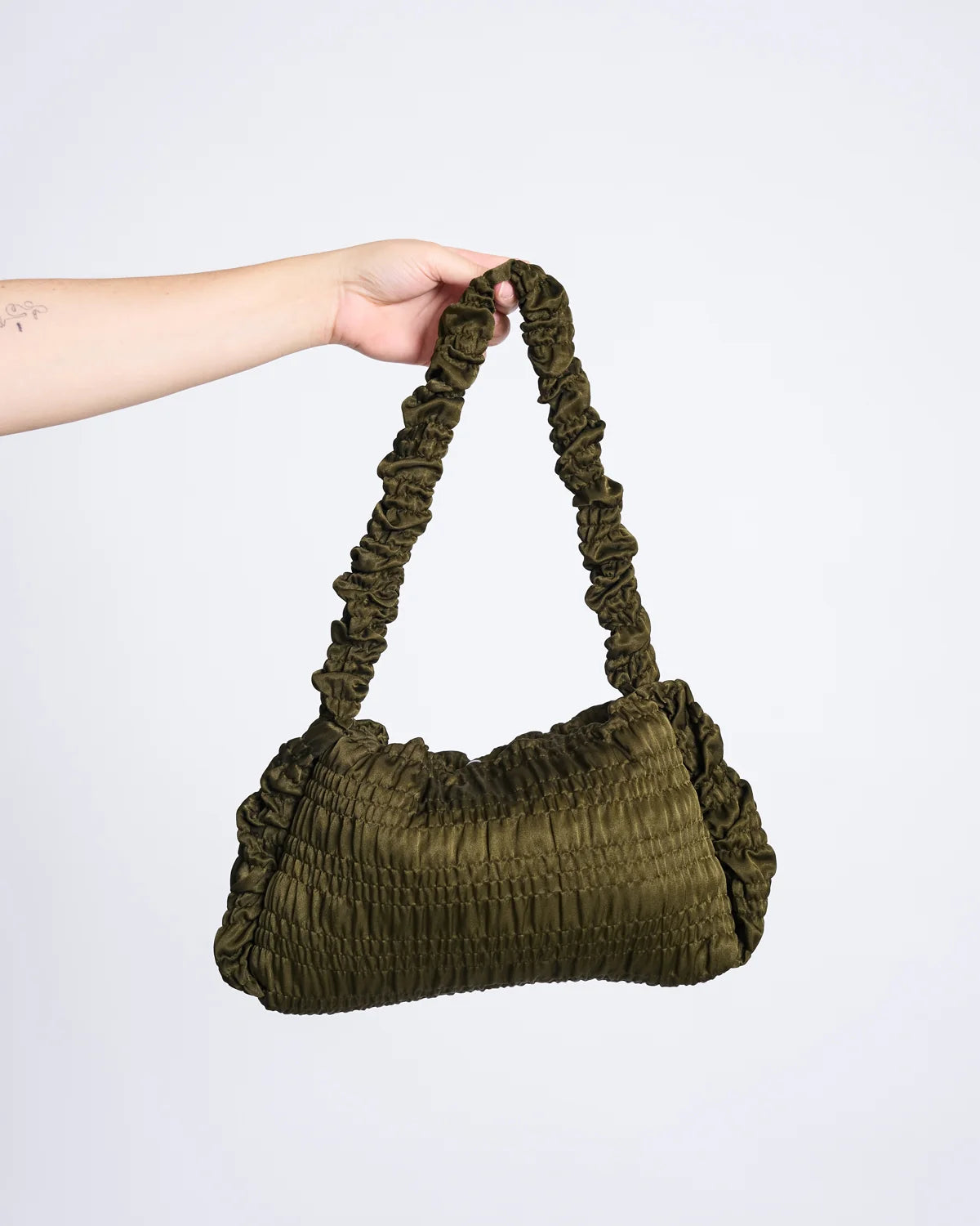 Ruffled Bag AVI